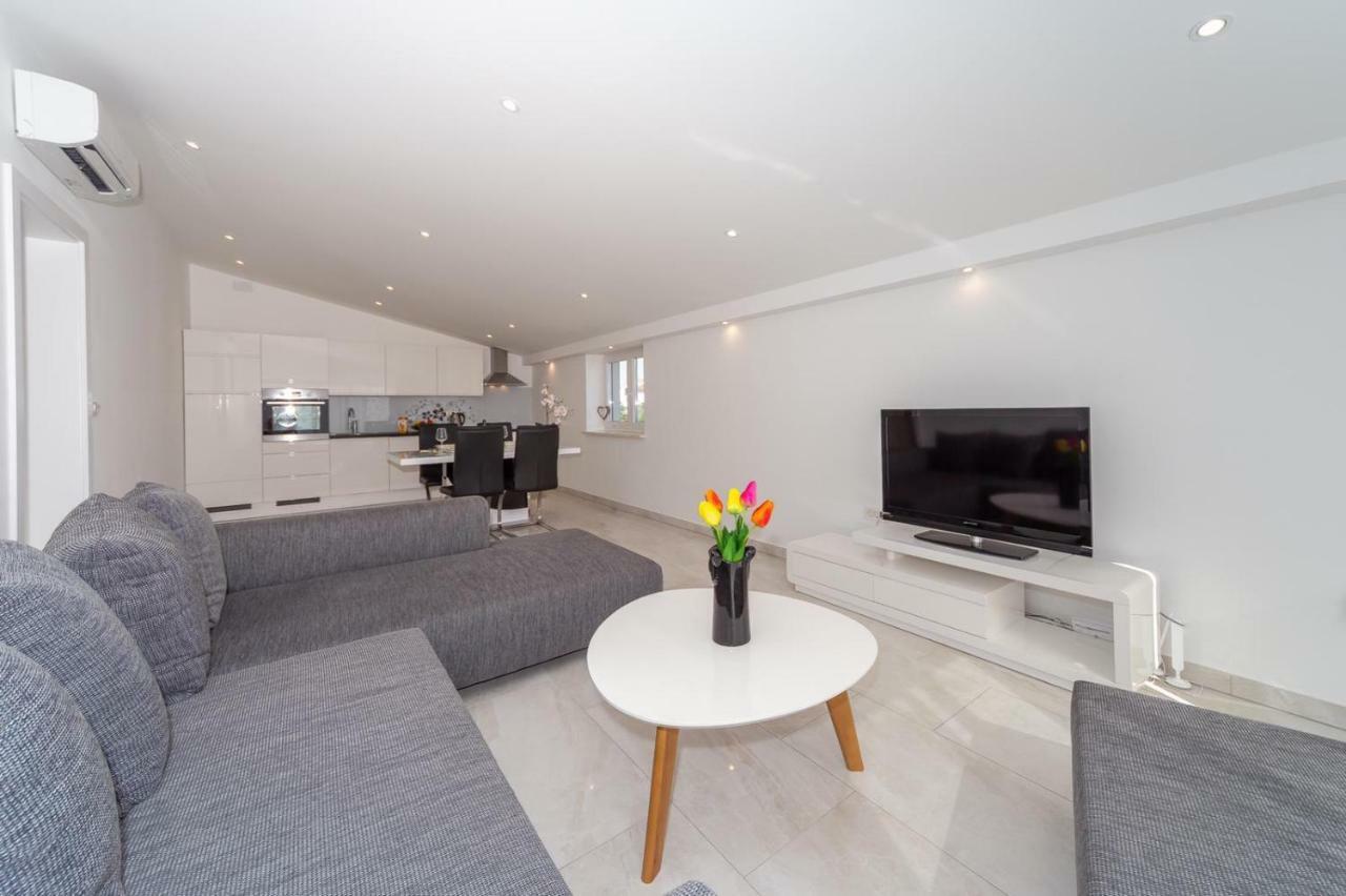 Apartment Antonio ビオグラード・ナ・モル エクステリア 写真